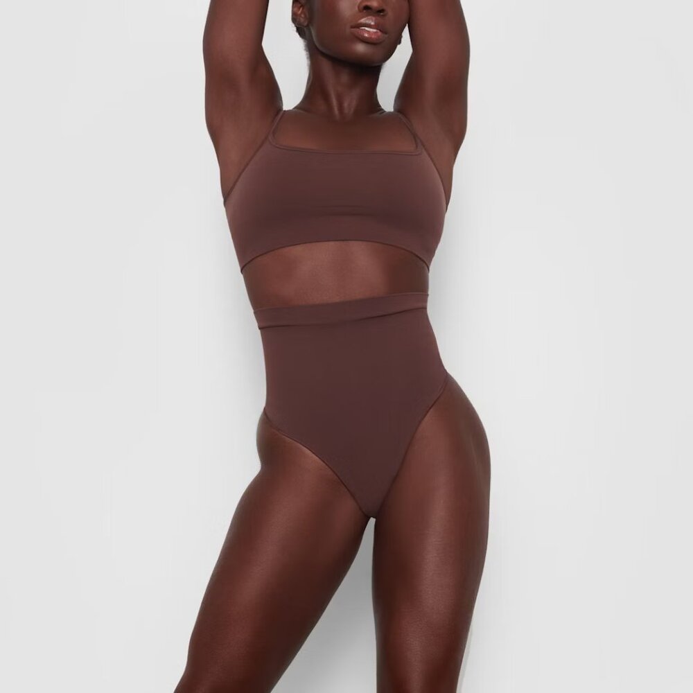 SKIMS Seamless Sculpt Mid Waist Thong COCOA L/XL NEW Fast Shipping